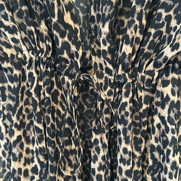 Ladies cheetah cover up - Picture 3 of 4